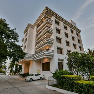 Sun-N-Sand Suites, Shirdi